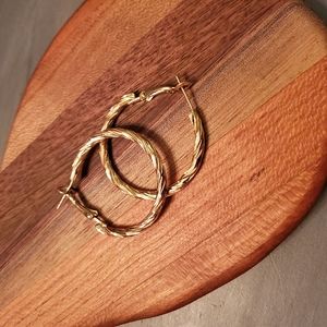 NWOT Gold Tone Twisted Hoop Earrings
